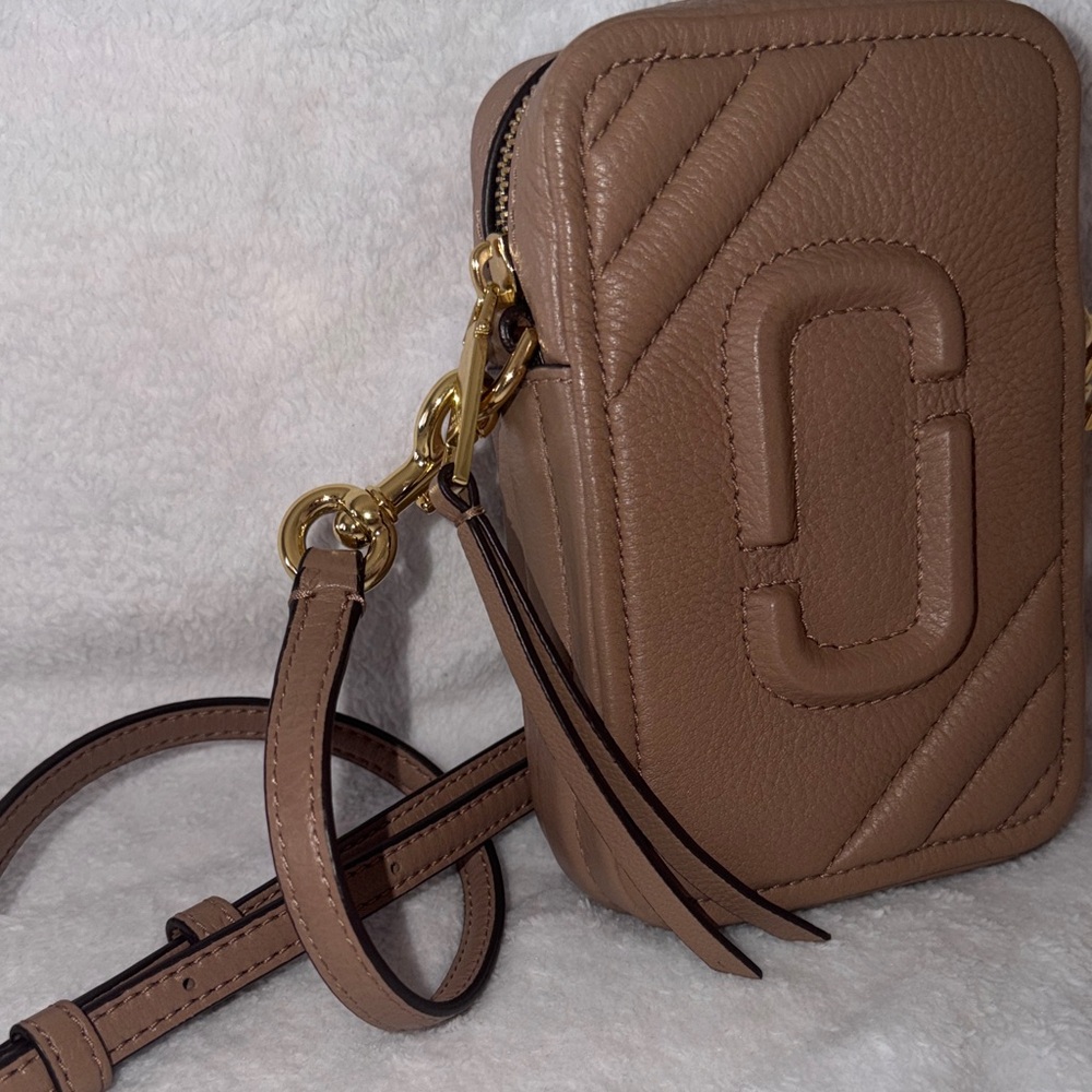 Marc Jacobs Tan Leather Crossbody Bag - Picture 5 of 5
